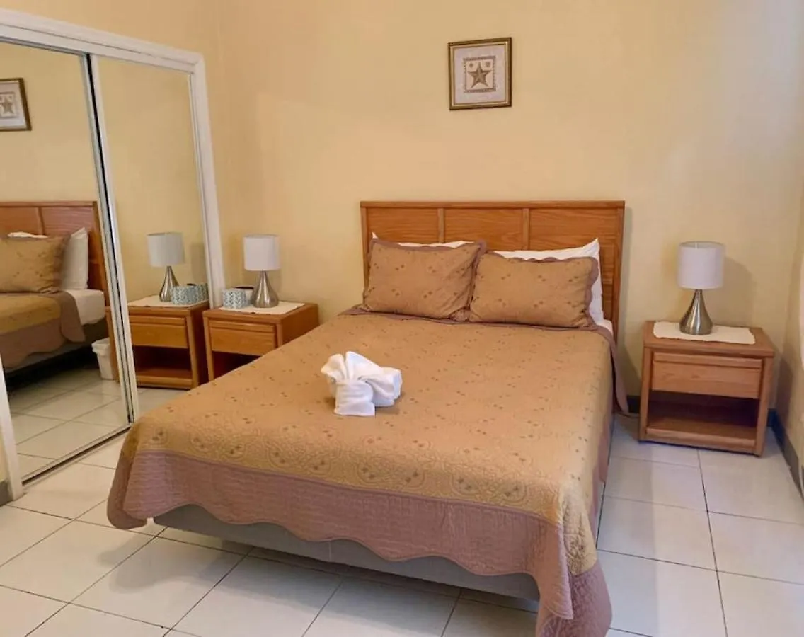 Апартаменты Suite 2, Blue Pavilion - Steps To Beach - Car, Value, Service West Bay