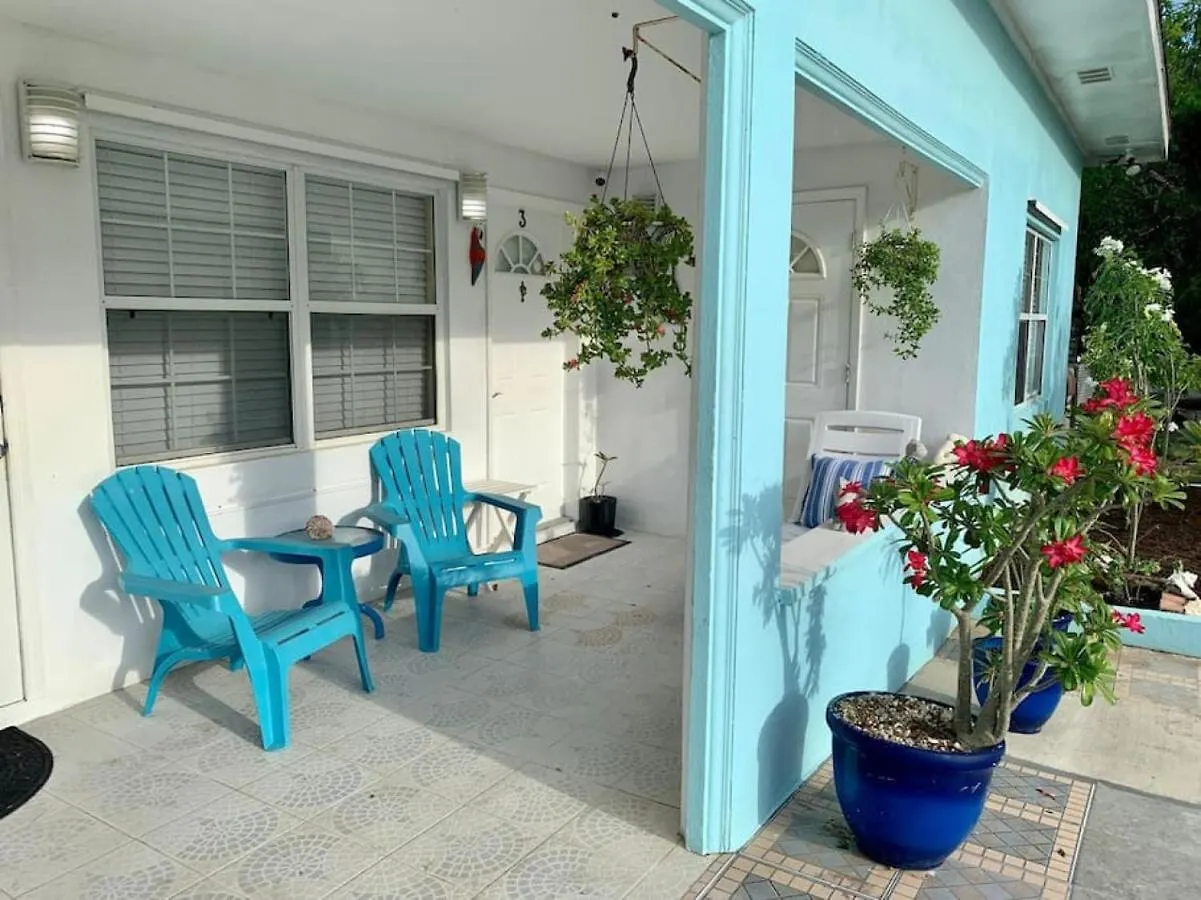 Апартаменты Suite 2, Blue Pavilion - Steps To Beach - Car, Value, Service West Bay
