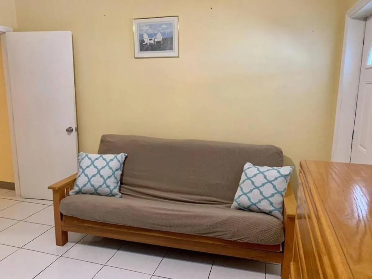 Апартаменты Suite 2, Blue Pavilion - Steps To Beach - Car, Value, Service West Bay